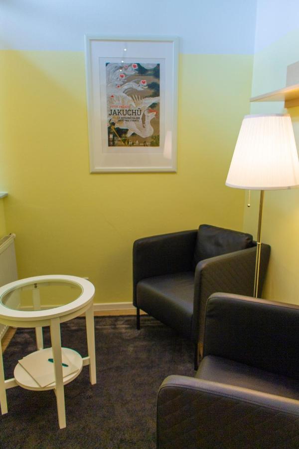Apartment Wonderful Renovated With Great Location *